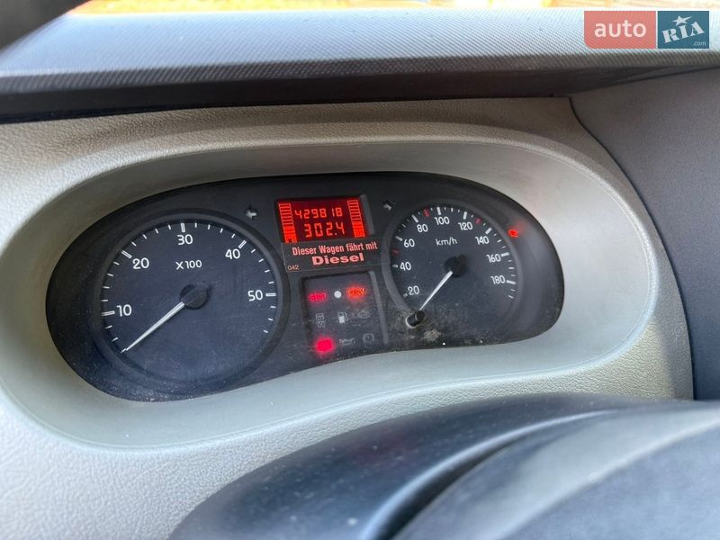 Вантажний фургон Renault Master 2005 в Львові