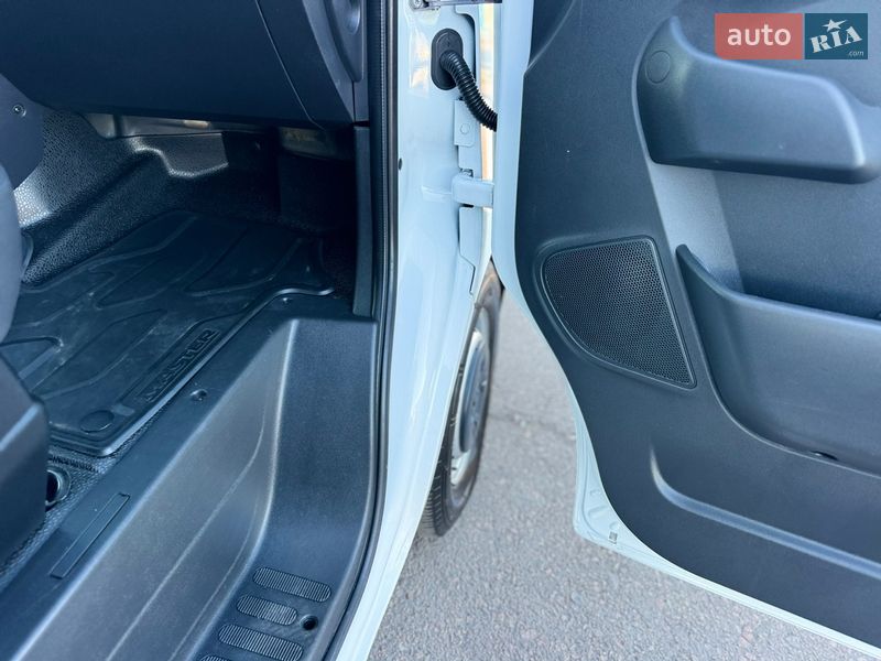 Грузовой фургон Renault Master 2021 в Киеве