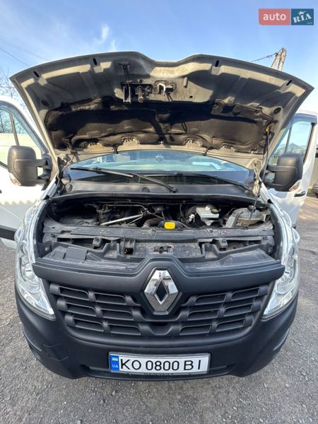 Грузовой фургон Renault Master 2017 в Ужгороде