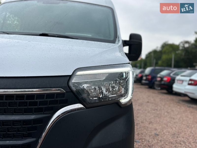 Вантажний фургон Renault Master 2021 в Рівному