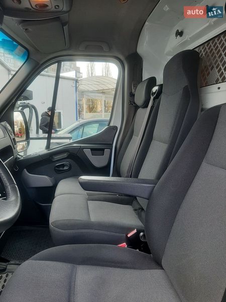 Грузовой фургон Renault Master 2013 в Луцке
