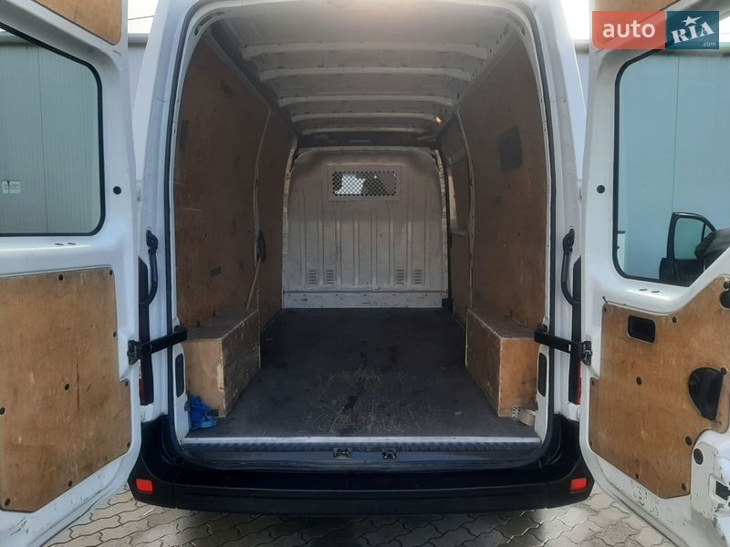Грузовой фургон Renault Master 2013 в Луцке