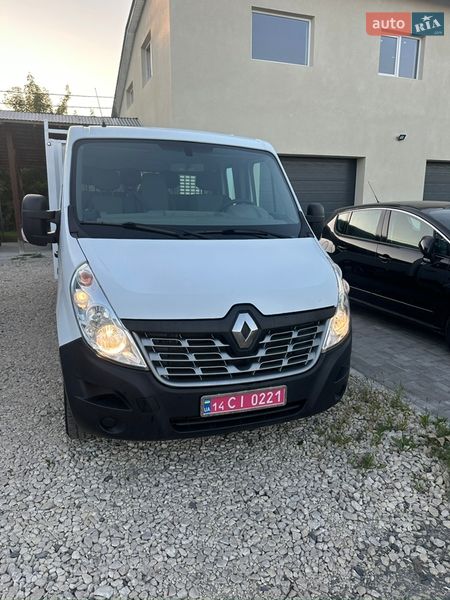 Грузопассажирский фургон Renault Master 2016 в Львове