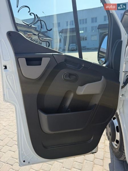 Грузовой фургон Renault Master 2016 в Кременчуге