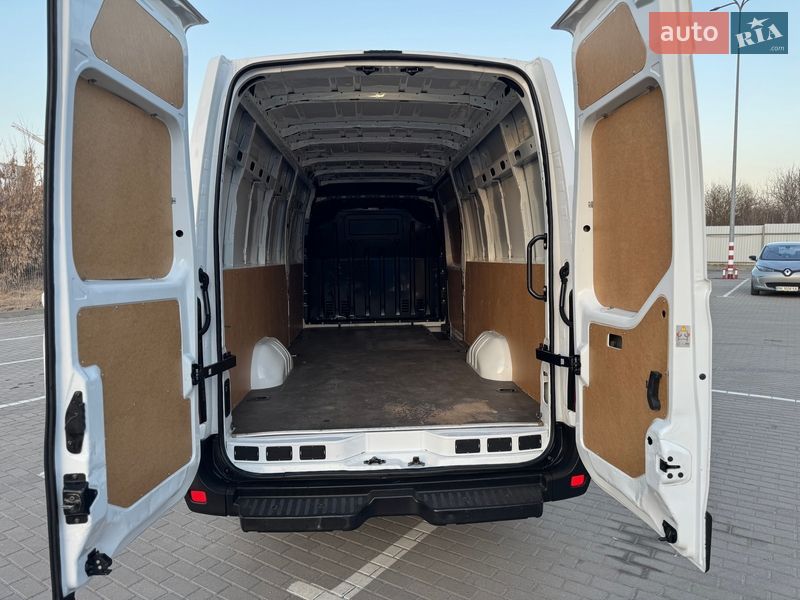 Грузовой фургон Renault Master 2019 в Дубно