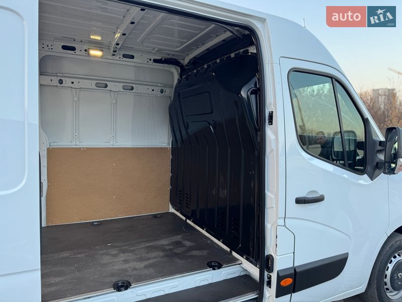 Грузовой фургон Renault Master 2019 в Дубно