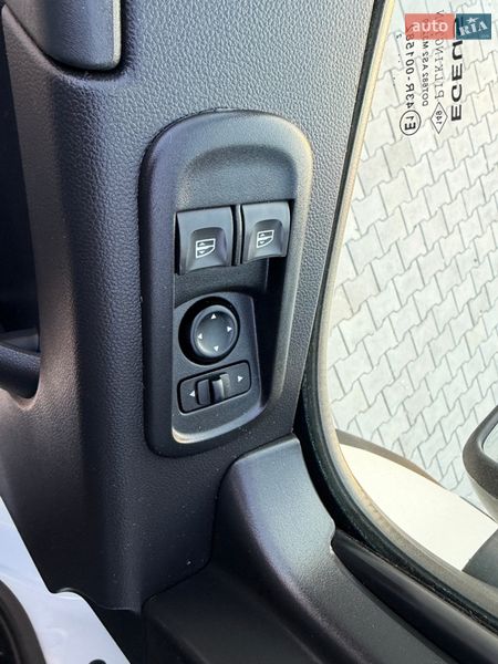 Вантажний фургон Renault Master 2023 в Дубні