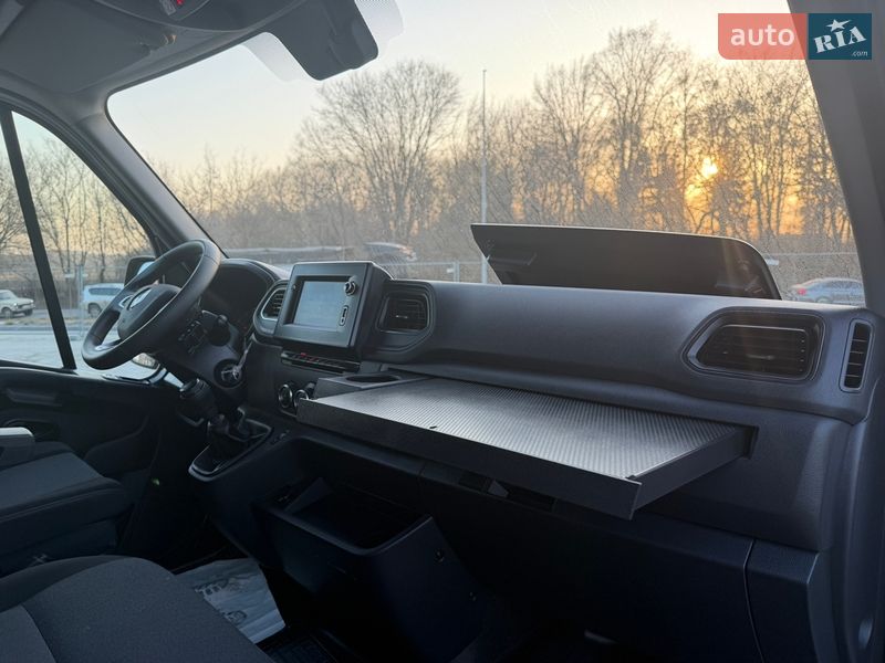 Вантажний фургон Renault Master 2023 в Дубні
