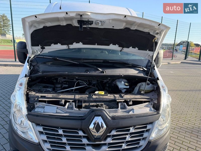 Грузовой фургон Renault Master 2018 в Бучаче