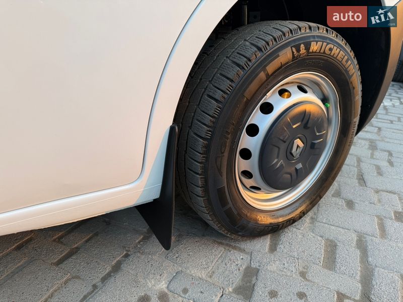 Грузовой фургон Renault Master 2017 в Дубно