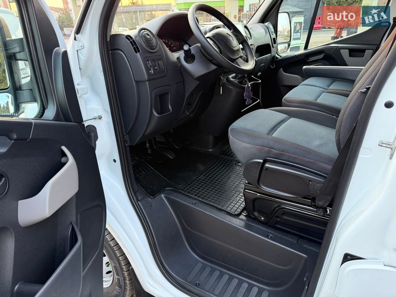 Грузовой фургон Renault Master 2017 в Дубно