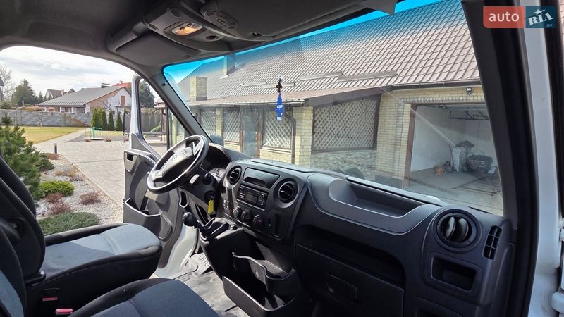 Вантажний фургон Renault Master 2015 в Луцьку