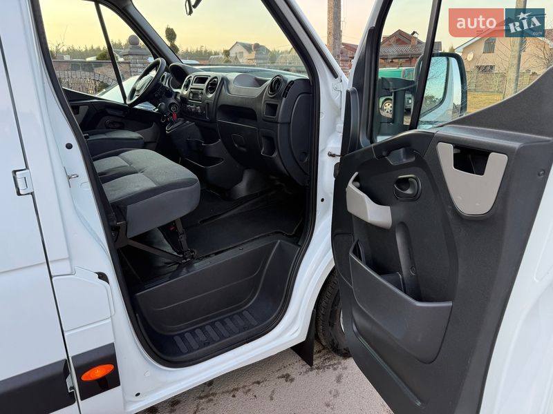 Грузопассажирский фургон Renault Master 2015 в Житомире