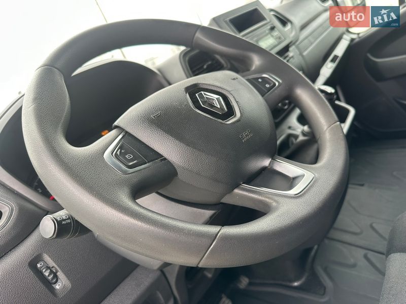 Вантажний фургон Renault Master 2022 в Хусті