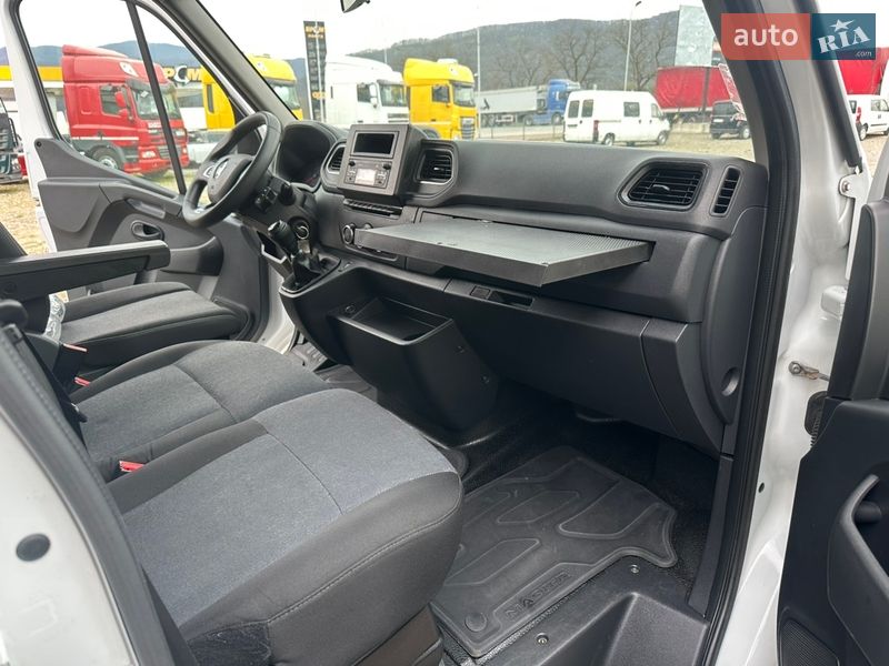 Вантажний фургон Renault Master 2022 в Хусті