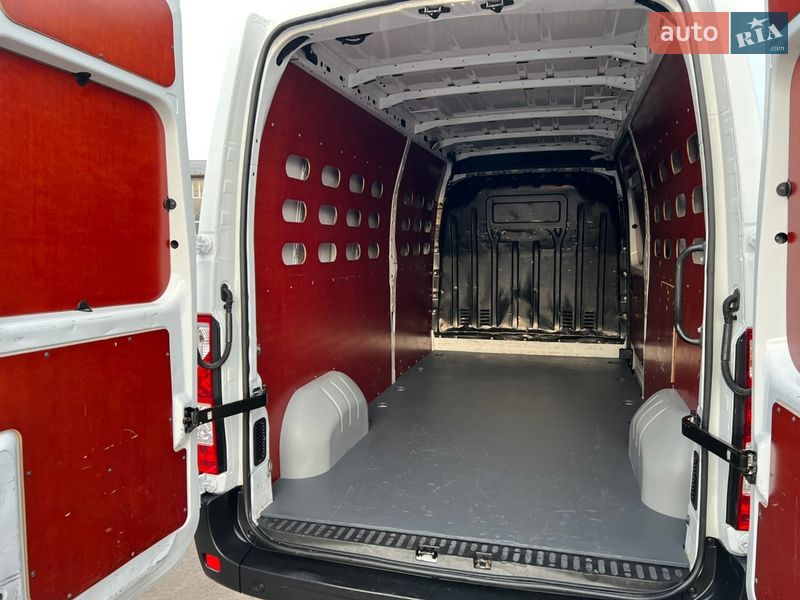 Вантажний фургон Renault Master 2021 в Радивиліві