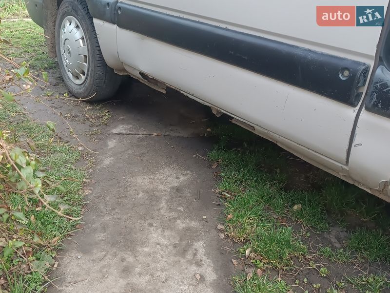 Вантажний фургон Renault Master 1998 в Ширiвцях