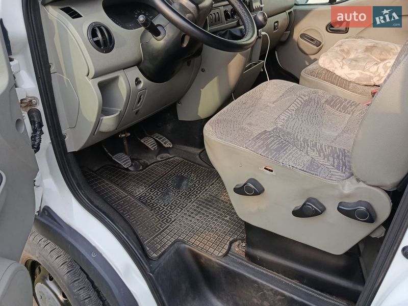 Вантажний фургон Renault Master 2005 в Львові