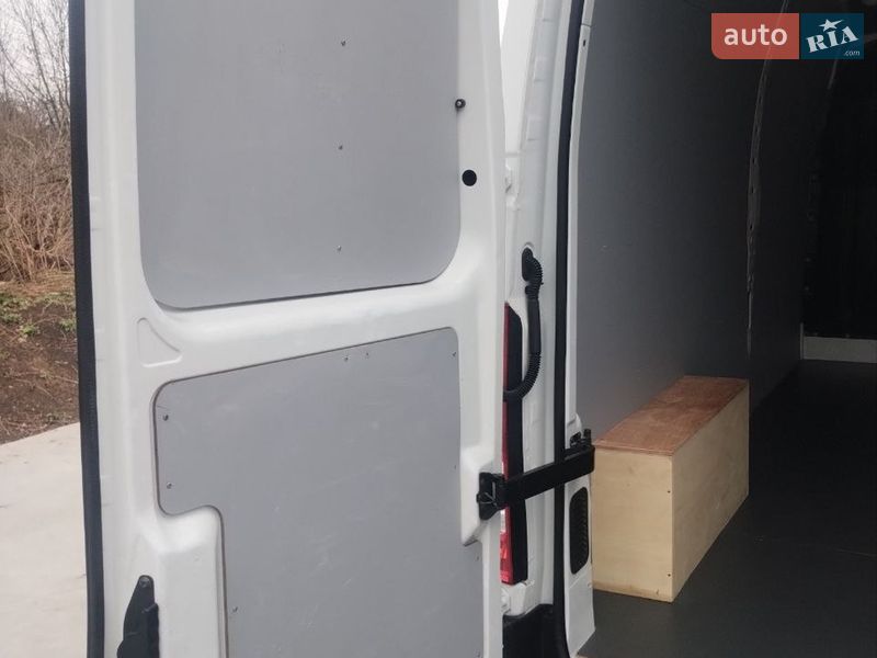 Грузовой фургон Renault Master 2017 в Дубно