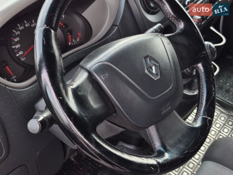 Вантажний фургон Renault Master 2014 в Рівному