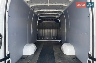 Грузовой фургон Renault Master 2018 в Львове