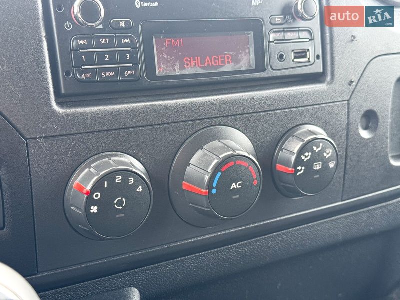 Грузовой фургон Renault Master 2015 в Ровно