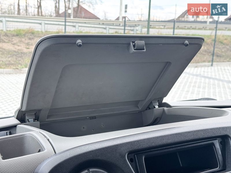 Грузовой фургон Renault Master 2015 в Ровно