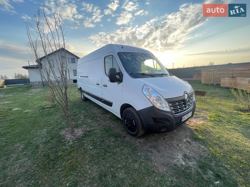 Вантажний фургон Renault Master 2015 в Рокитному