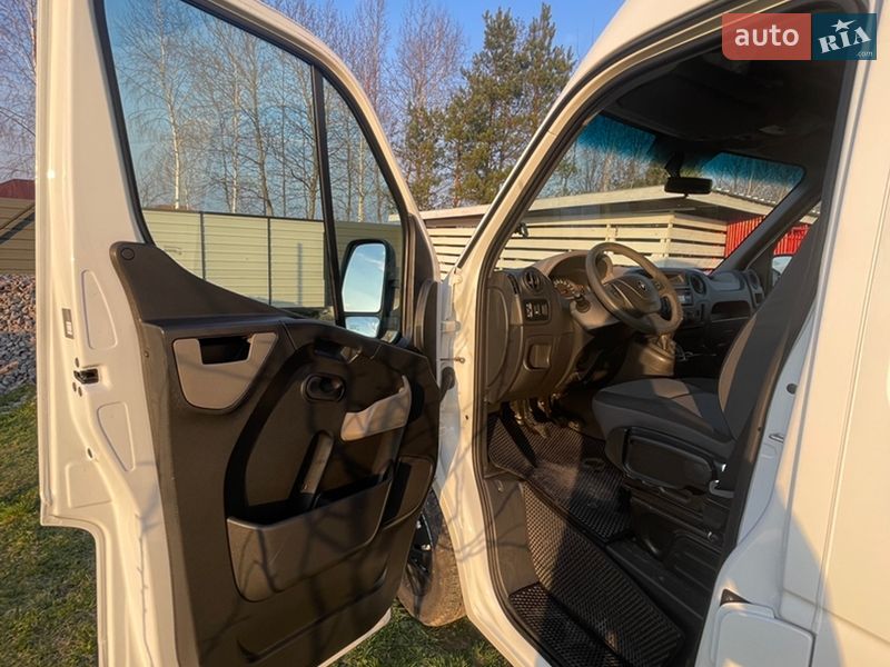 Вантажний фургон Renault Master 2015 в Рокитному