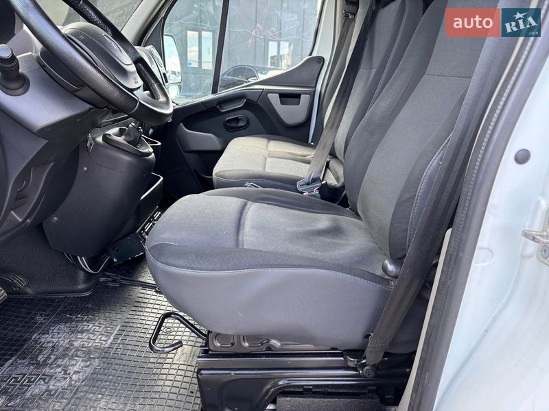 Грузовой фургон Renault Master 2017 в Львове