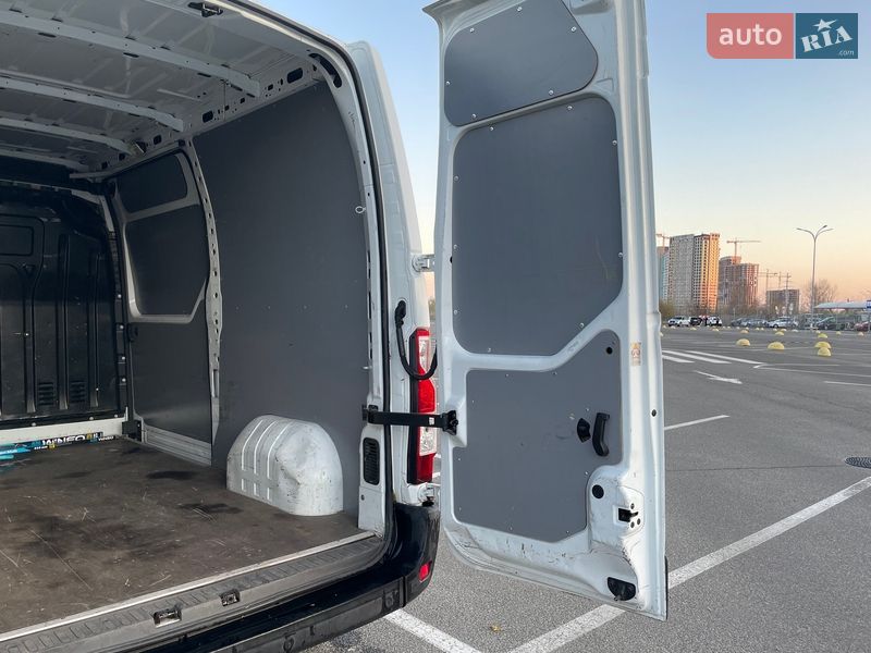 Грузопассажирский фургон Renault Master 2015 в Киеве