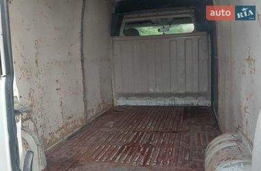 Грузовой фургон Renault Master 2001 в Львове