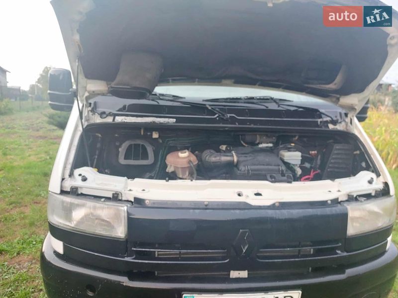 Грузовой фургон Renault Master 2001 в Львове