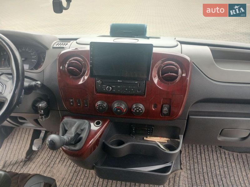 Вантажопасажирський фургон Renault Master 2015 в Костопілі