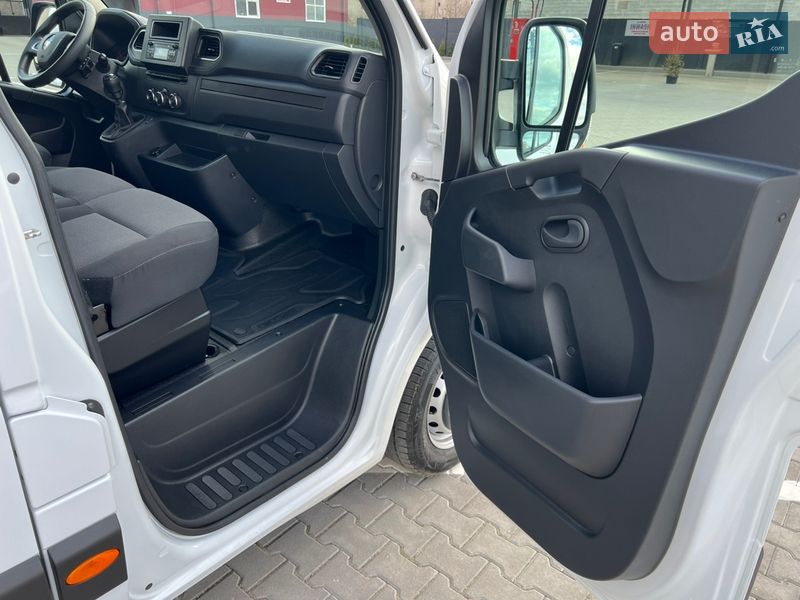 Грузовой фургон Renault Master 2022 в Дубно