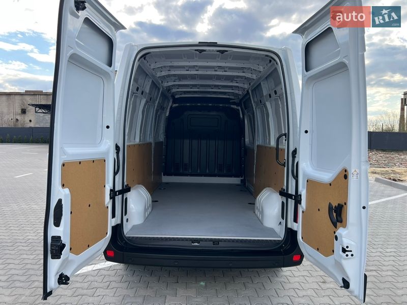 Грузовой фургон Renault Master 2022 в Дубно