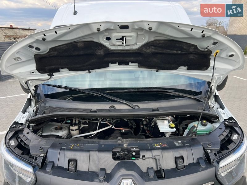 Грузовой фургон Renault Master 2022 в Дубно
