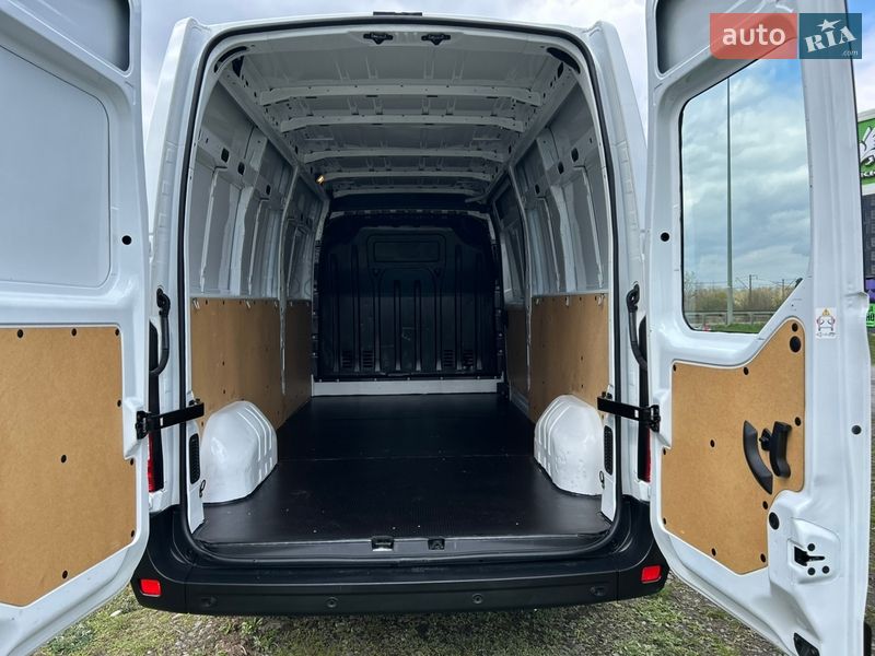 Грузовой фургон Renault Master 2024 в Стрые