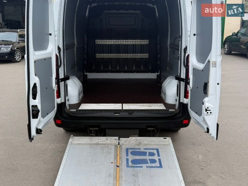 Вантажний фургон Renault Master 2021 в Луцьку