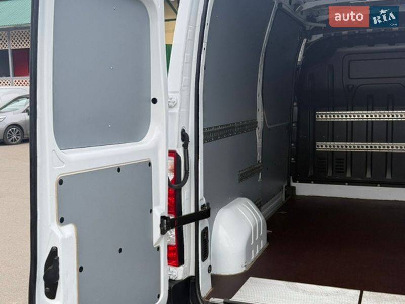 Вантажний фургон Renault Master 2021 в Луцьку