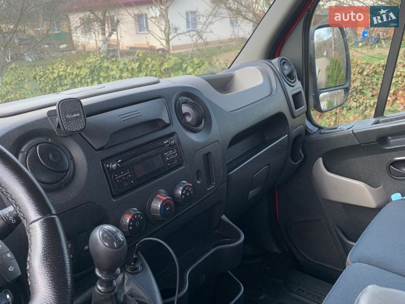Эвакуатор Renault Master 2015 в Ивано-Франковске