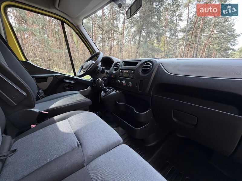 Вантажний фургон Renault Master 2016 в Києві