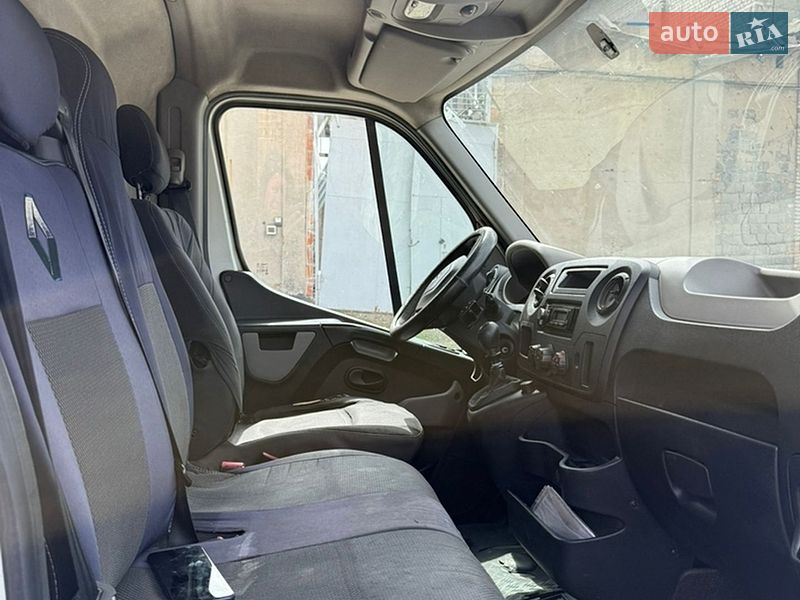Вантажний фургон Renault Master 2016 в Харкові