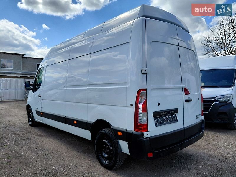 Грузовой фургон Renault Master 2015 в Ивано-Франковске