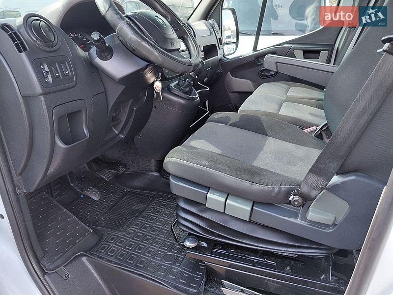Грузовой фургон Renault Master 2015 в Ивано-Франковске