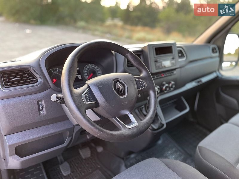 Вантажний фургон Renault Master 2021 в Дніпрі