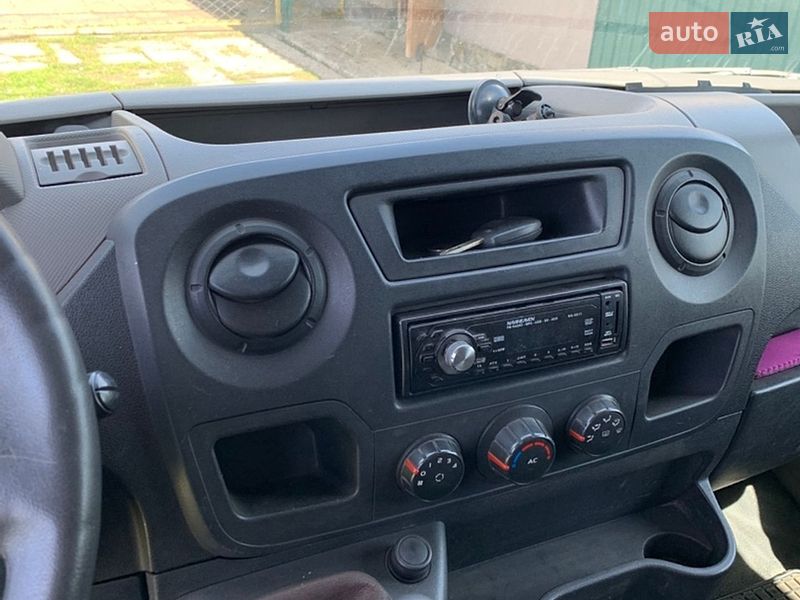 Вантажний фургон Renault Master 2011 в Житомирі