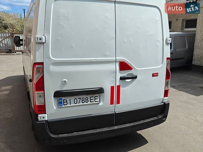 Микроавтобус грузовой (до 3,5т) Renault Master 2015 в Полтаве