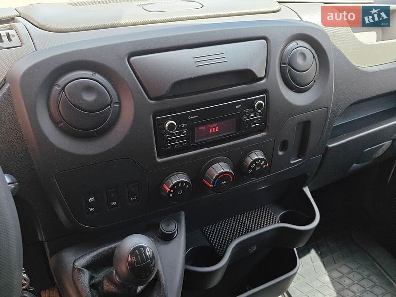Микроавтобус грузовой (до 3,5т) Renault Master 2015 в Полтаве