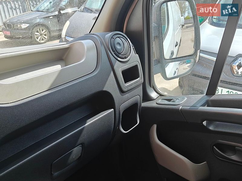Микроавтобус грузовой (до 3,5т) Renault Master 2015 в Полтаве